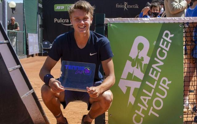 情与希望 情与希望